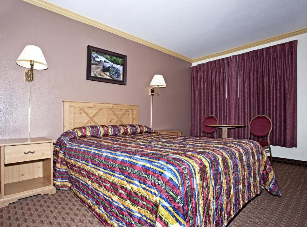 Queen Room interior